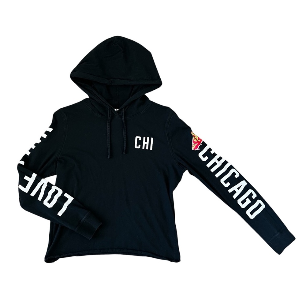 VS Pink “CHICAGO” Cropped Hoodie, Size Medium